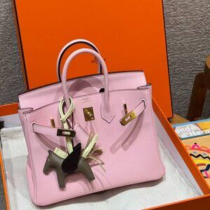 Classic Hermes Bag: A Stylish and Versatile Choice for Elegance